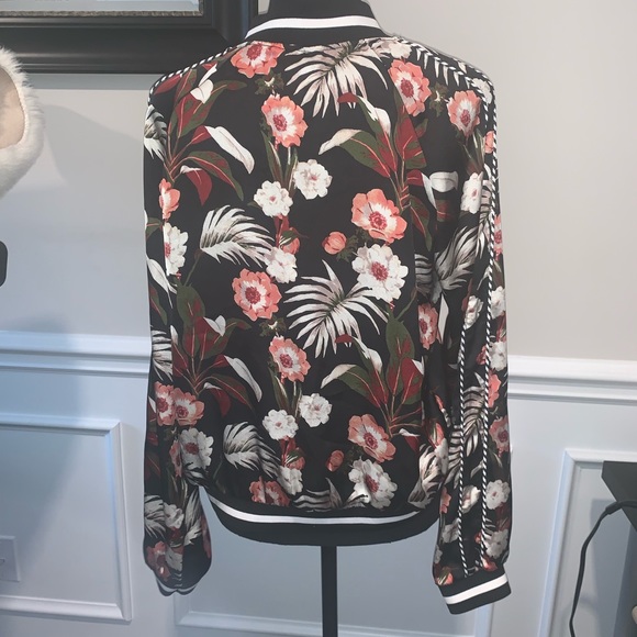 Lightweight floral jacket - Picture 4 of 5